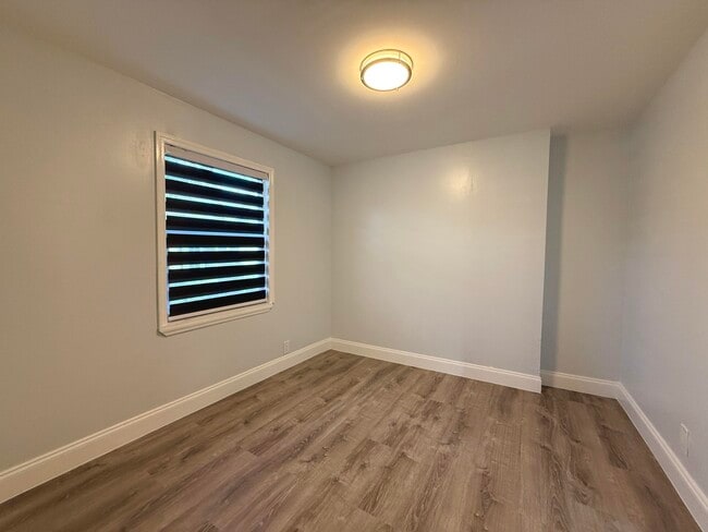 Building Photo - 27 NW 11th Ave