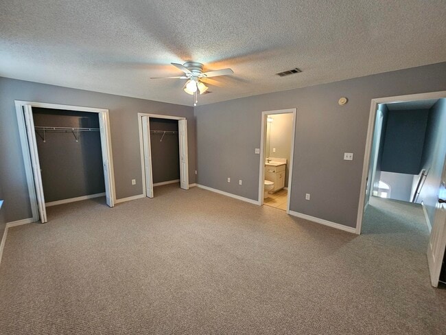 Building Photo - 129 Noblat Dr