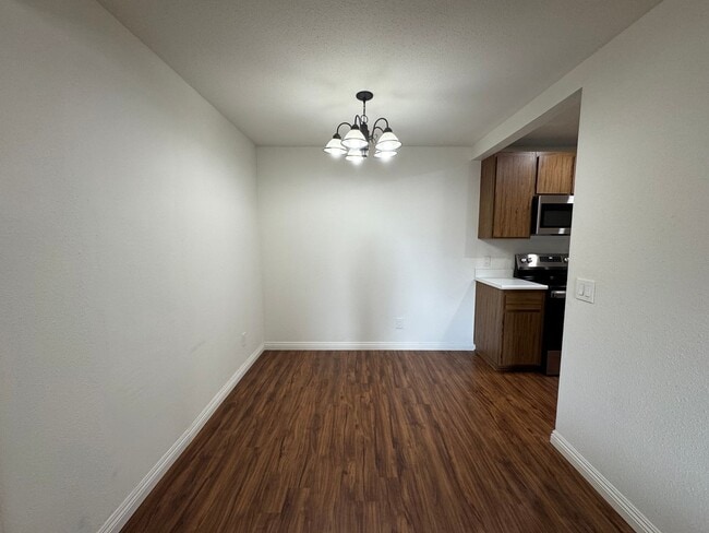 Building Photo - 1Bd/1Ba Condo in Gated Huntington Beach Co...