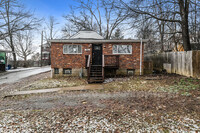 Building Photo - 301 Morton St