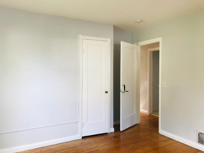 Building Photo - HOUSE CLOSE TO EVRYTHING YOU NEED.THIS HOME IS A MUST SEE!!!