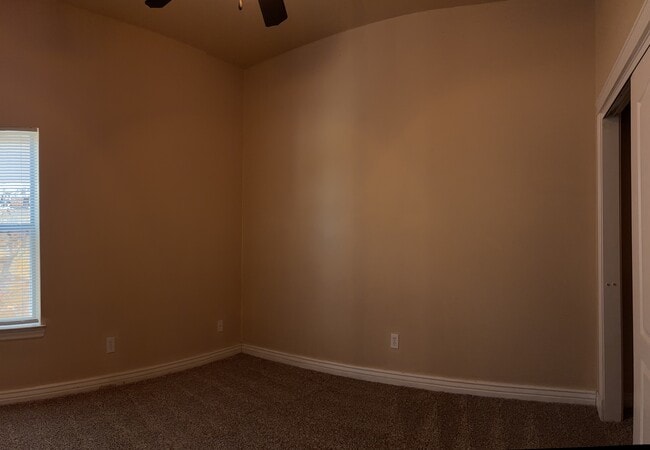 Building Photo - 5545 Manuel Moreno Dr