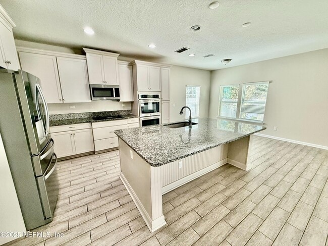 Building Photo - 2153 Eagle Talon Cir