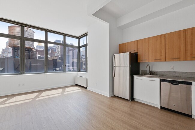 Interior Photo - 800 Sixth