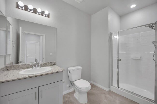 Building Photo - Gorgeous 5 Bedroom home!