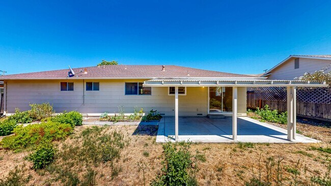 Building Photo - 1925 Leafgreen Dr