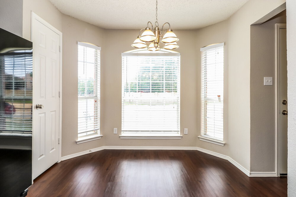 Building Photo - 2844 Claremont Dr