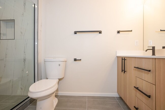 Building Photo - New Modern Ballard Townhouse | 3BR/2BA | Private Patio & Backyard