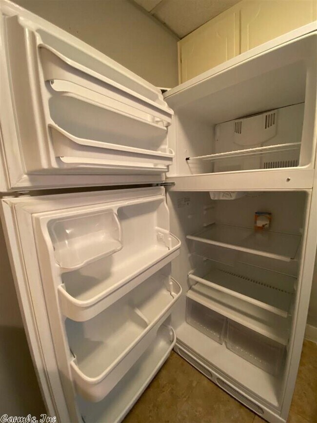 Building Photo - 4501 Hickory Ave