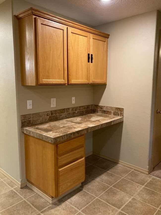 Building Photo - 2 Story Home in Lafayette - Showings Start 4/2