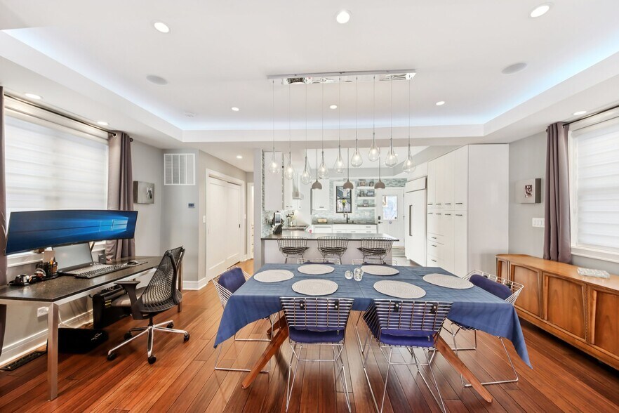 Building Photo - 1717 N Hudson Ave