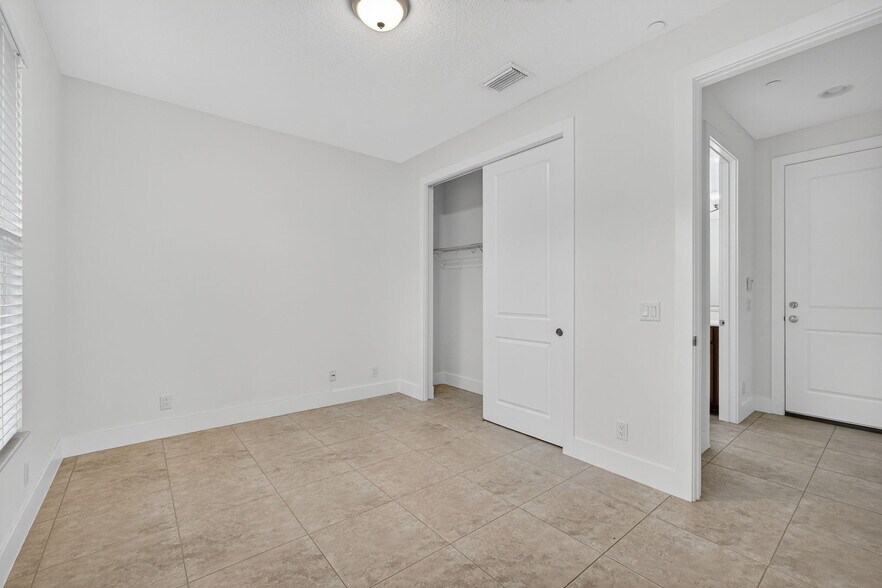 Building Photo - 7089 Edison Pl