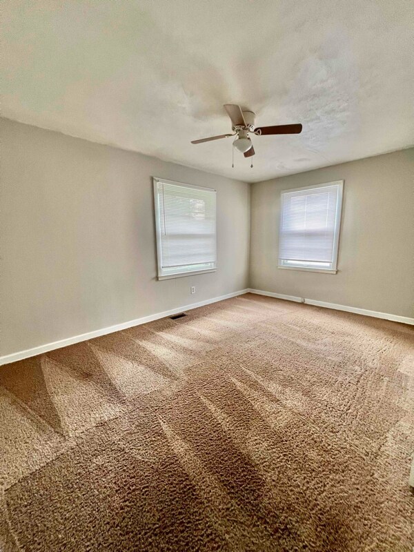 Building Photo - 143 Shenandoah Dr