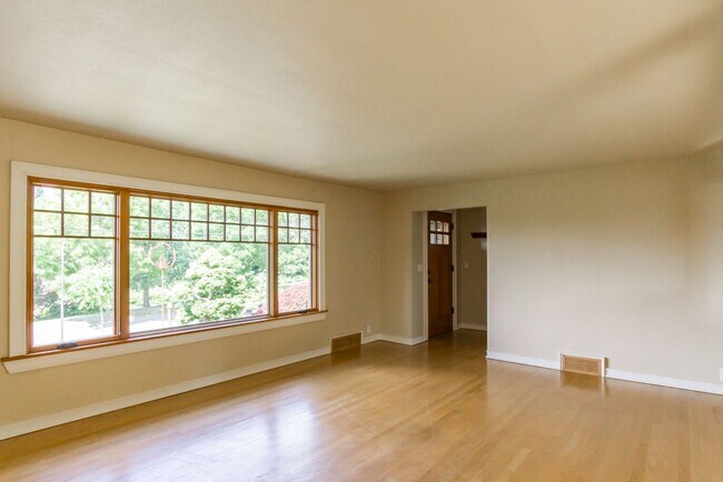 Building Photo - 3Bd/2Ba Seattle Home