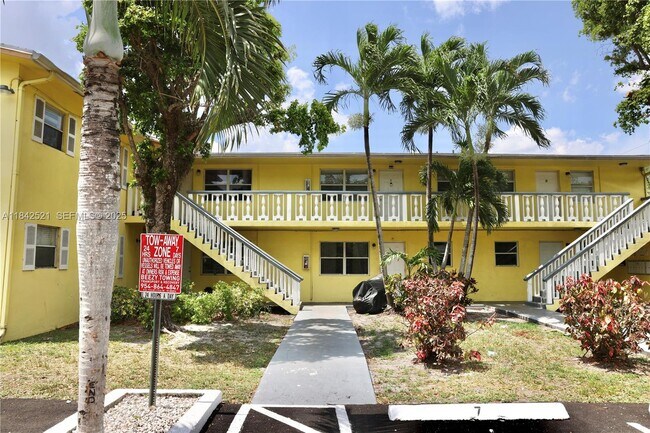 Building Photo - 1429 SW 9th St