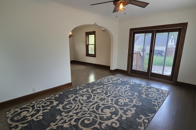Building Photo - Beautiful 3bed 1 bath Duplex in Minneapoli...