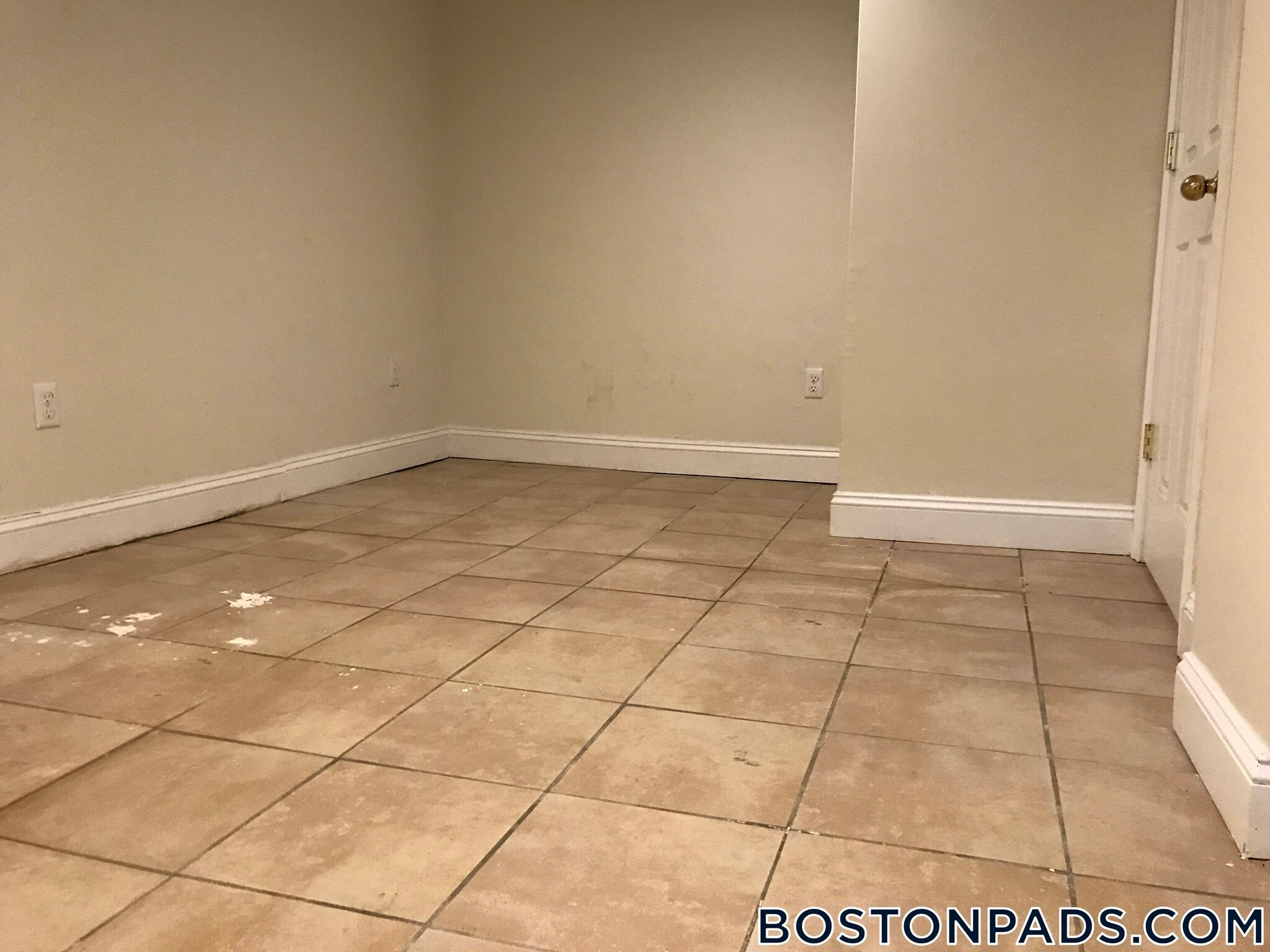 Building Photo - 6 Wait St