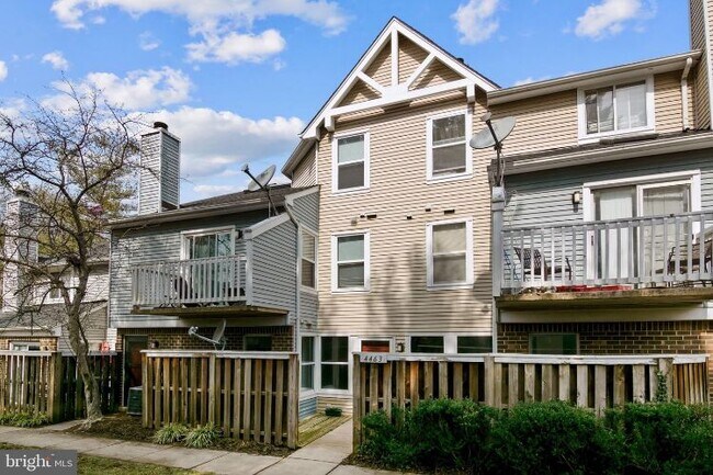 Building Photo - 4463 Pembrook Village Dr