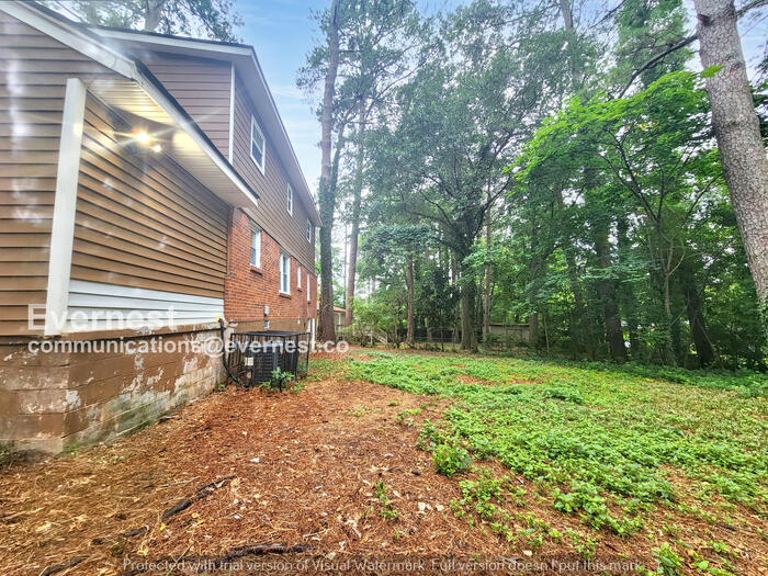 Building Photo - 1903 Pinedale Pl