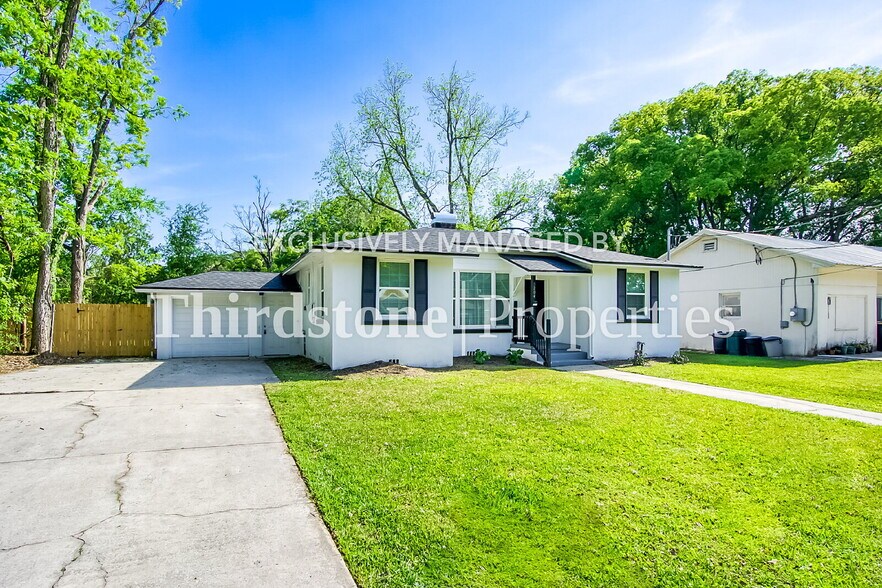 Building Photo - 5204 Astral St