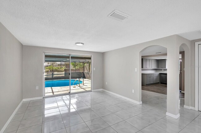 Building Photo - 7210 Parrot Dr