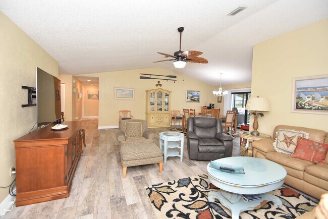 Building Photo - 3 Cherokee Ct W