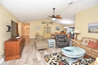 Building Photo - 3 Cherokee Ct W