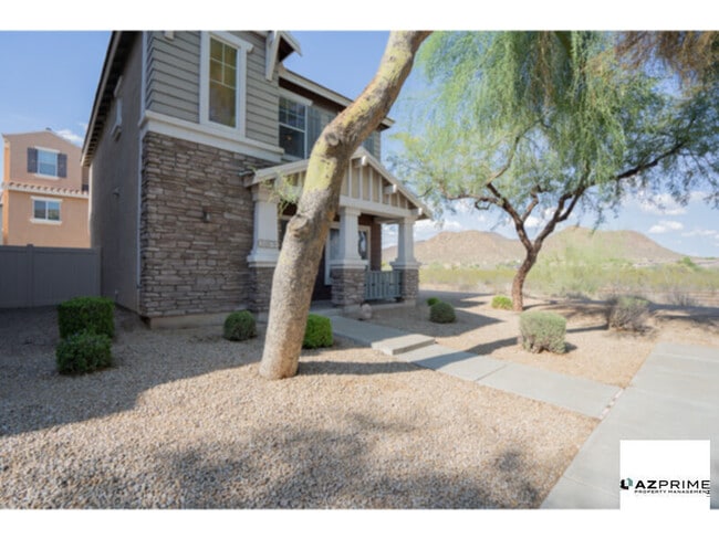 Building Photo - This Townhouse is One of the Most Desirabl...