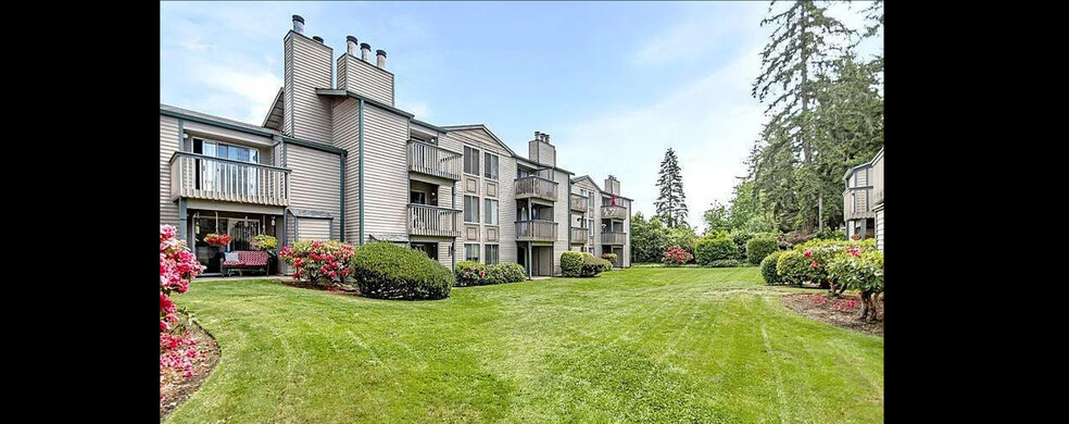 Well maintained landscaping - Fir Park Apartments