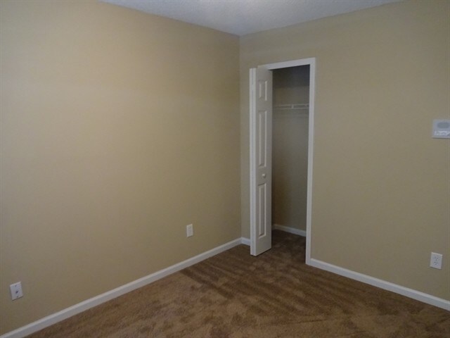 Building Photo - 2737 Taylor Hill Dr