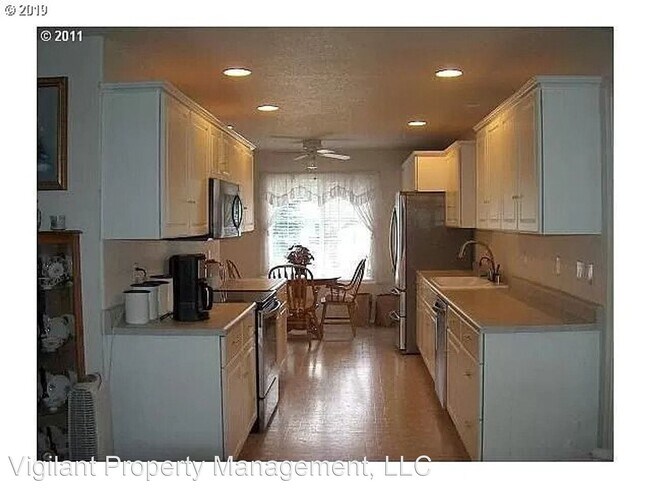 Building Photo - 4 br, 3 bath House - 1318 NE 104th Ave