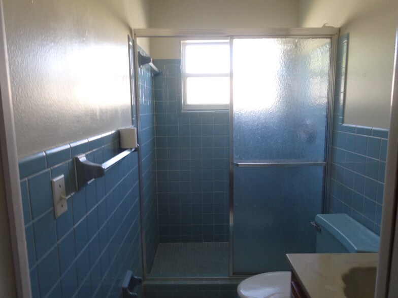 Building Photo - 1086 Holland St