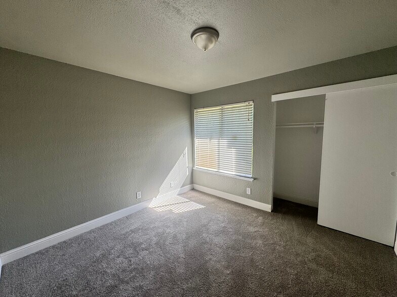 Building Photo - 6724 Plymouth Rd