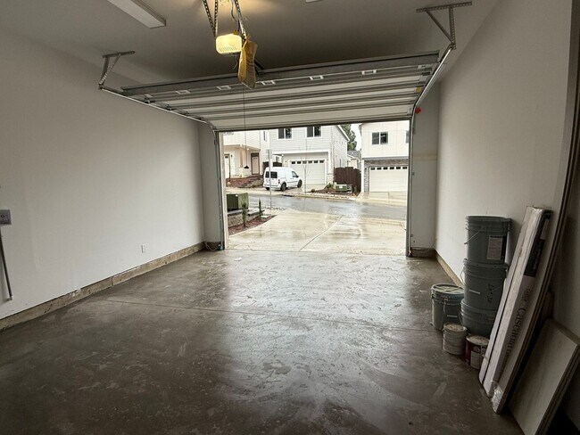 Building Photo - Beautiful Three Bedroom New Construction Home For Rent