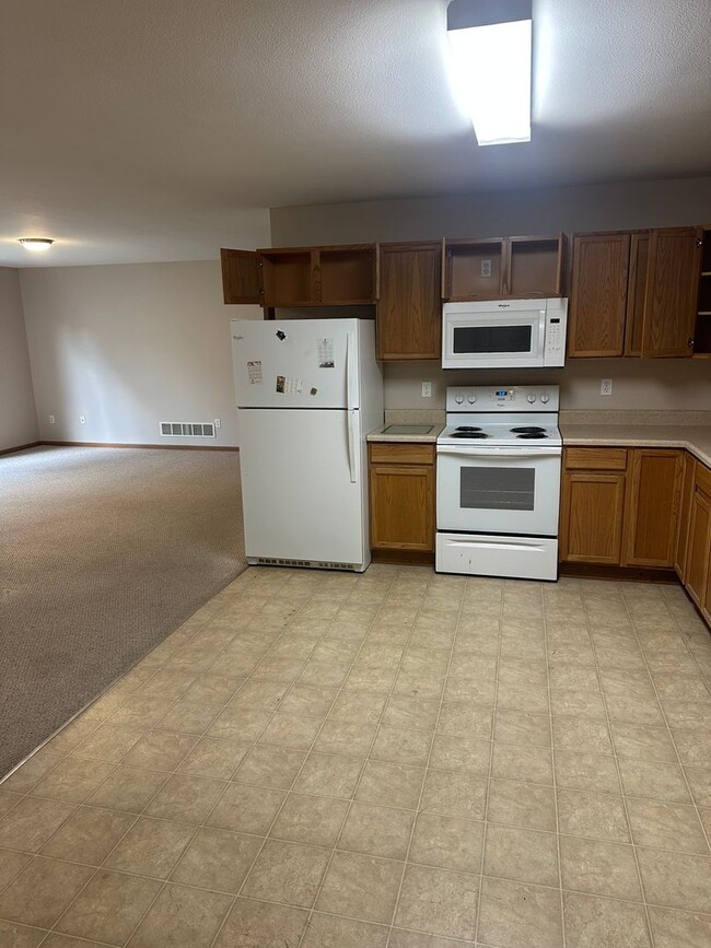 Building Photo - 3209 Polaris Dr