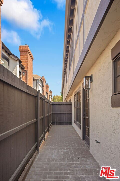 Building Photo - 11759 Gateway Blvd