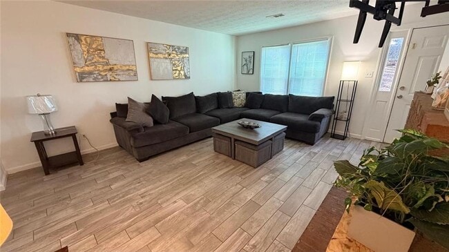 Building Photo - 250 Mill Creek Pl