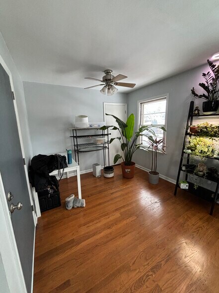 Building Photo - 1812 Northwestern Ave