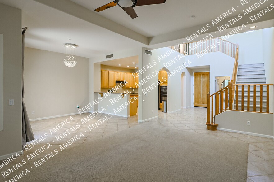 Building Photo - 20802 N Grayhawk Dr