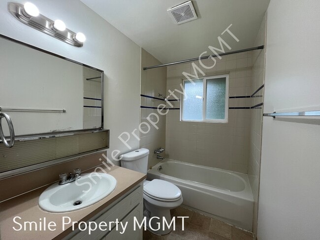 Building Photo - 3016 SE 140th Ave