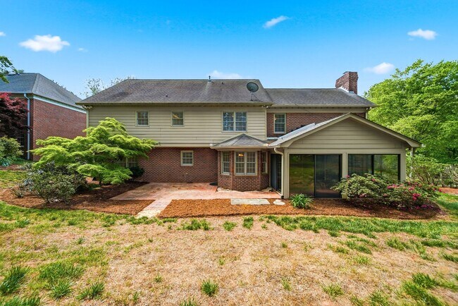 Building Photo - Beautifully Crafted 4BR Home with Sunroom, Office & Prime Location Near Downtown Hickory!