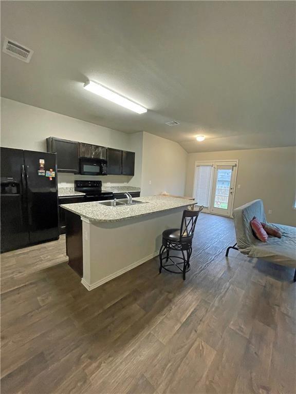Building Photo - 5825 Shanjia Dr