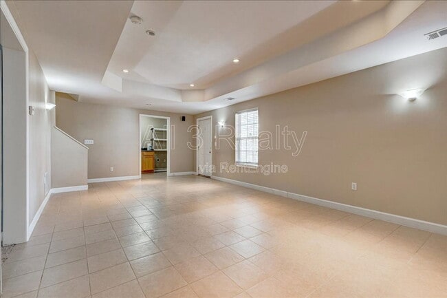 Building Photo - 2540 Alvecot Cir SE