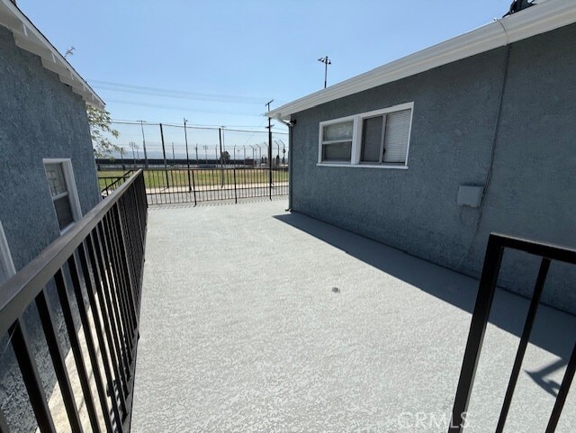 Building Photo - 1000 N Glenoaks Blvd