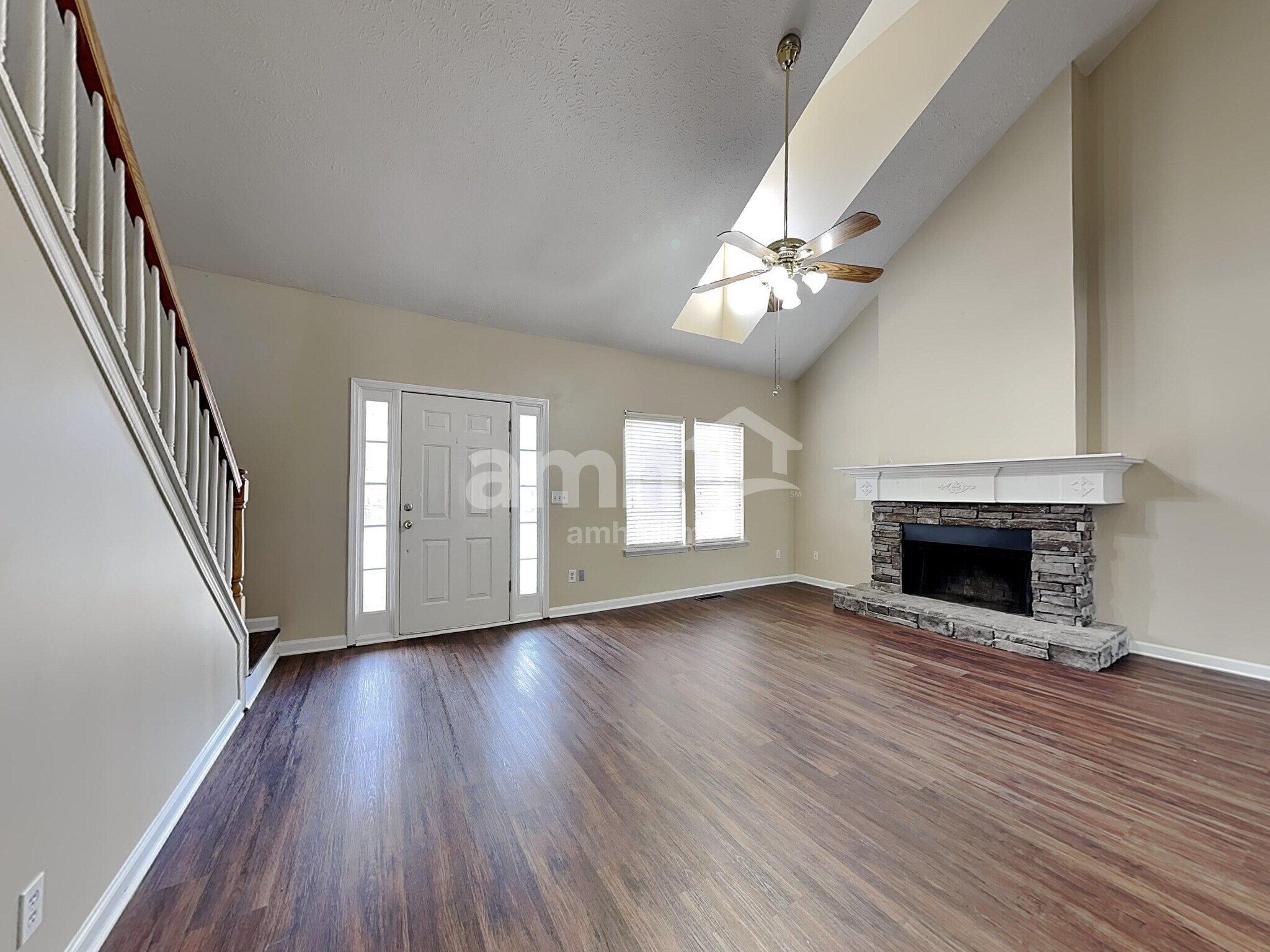 Building Photo - 227 Starlyn Dr