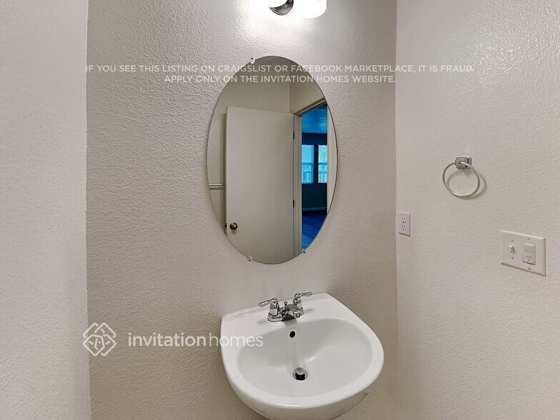 Building Photo - 8925 Robbins Rd