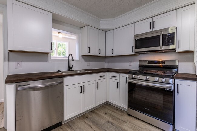 Building Photo - 626 Excelsior St