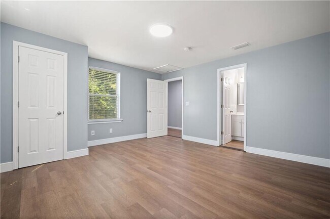 Building Photo - 354 S Dearborn St