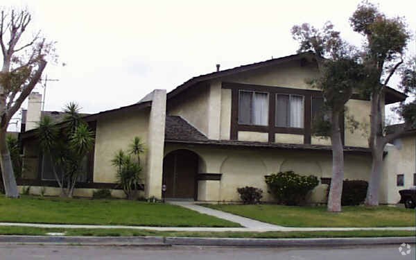 Primary Photo - 1501 E Fairfield St