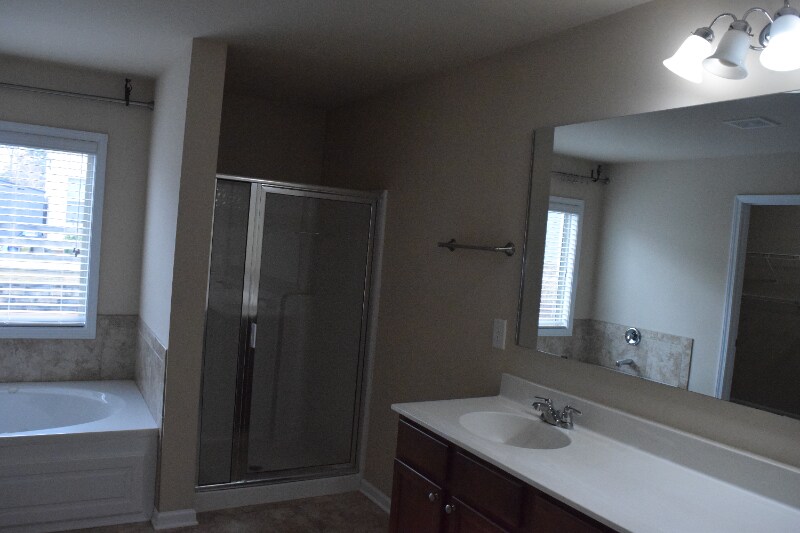 Building Photo - 480 Meadow Hill Dr